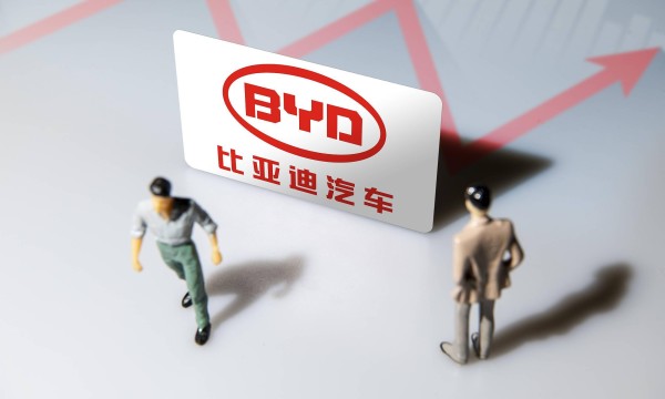 虽迟但到的比亚迪，能推动智驾普及吗？